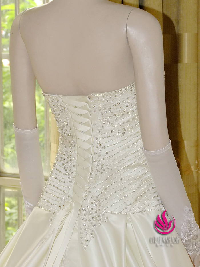 Hand-beaded Luxury Wedding Dress with Swarovski Crystals RC021